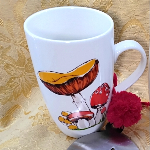 Set of 2 ~ NWT Mug & Stencil Set - Mushroom - Picture 3 of 10